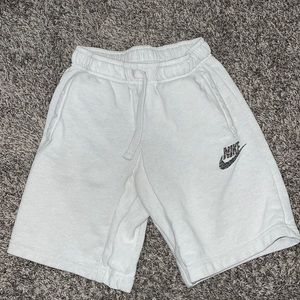 Nike boys size medium shorts